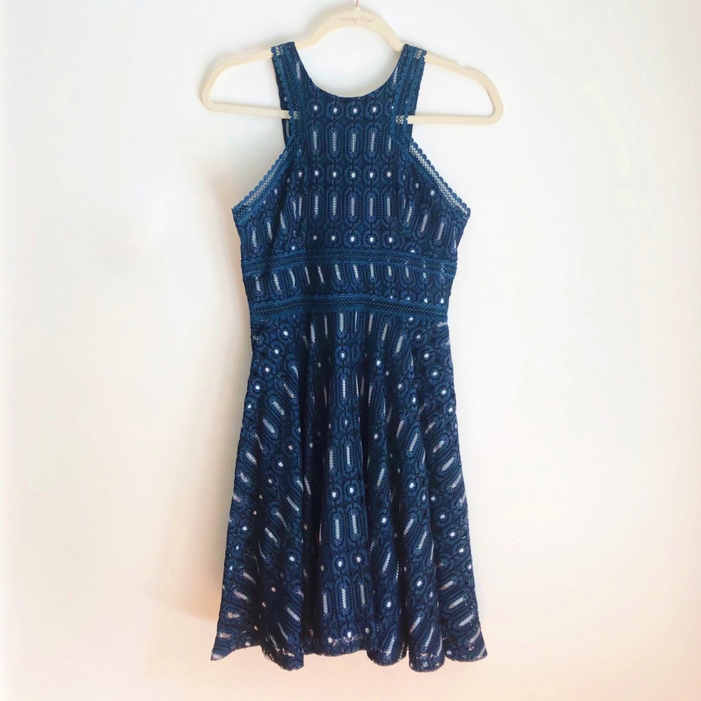 Adorable Lace mini